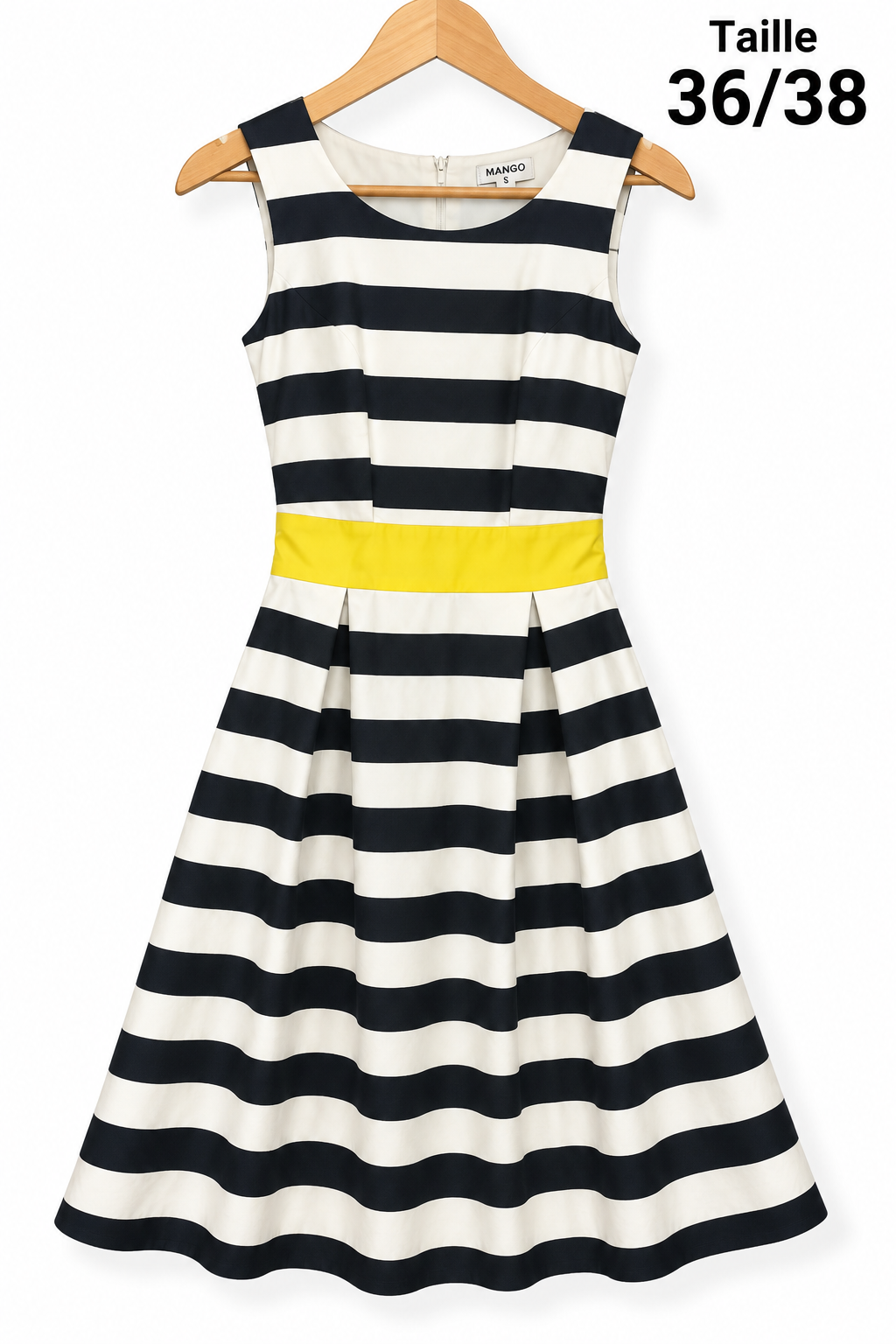 Robe rayée blanche et noire avec ceinture jaune