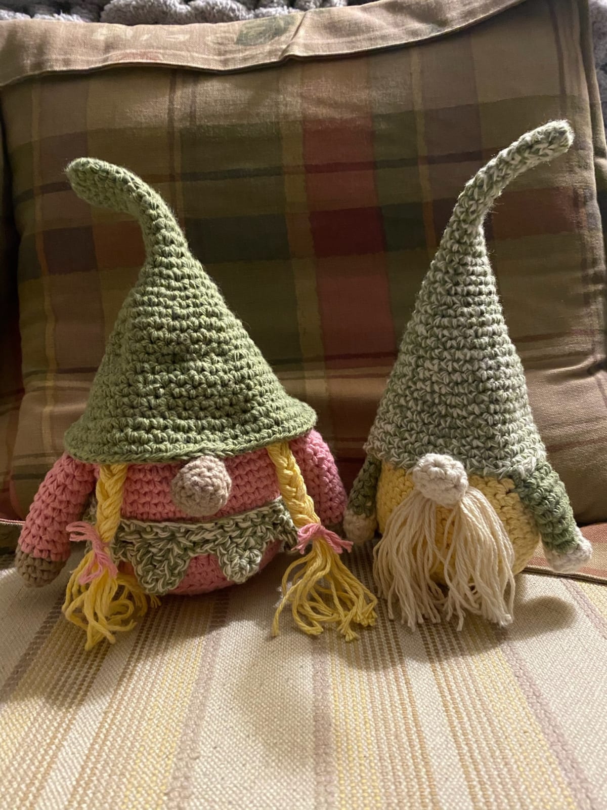 Garden Gnome Sweethearts - Image 1
