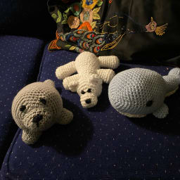 Bubbles the Beluga Whale - Thumbnail 1