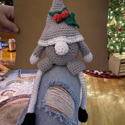 Holly Shelf Gnome - Thumbnail 5