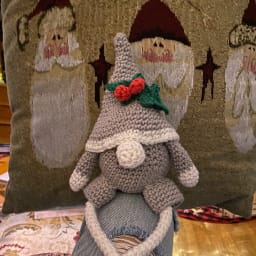 Holly Shelf Gnome - Thumbnail 6