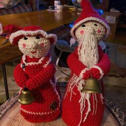 Mr. & Mrs. Claus - Thumbnail 2