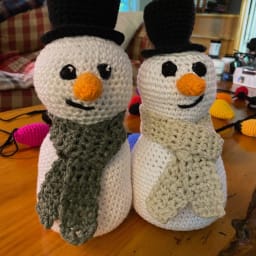 The Snowman Couple - Thumbnail 2