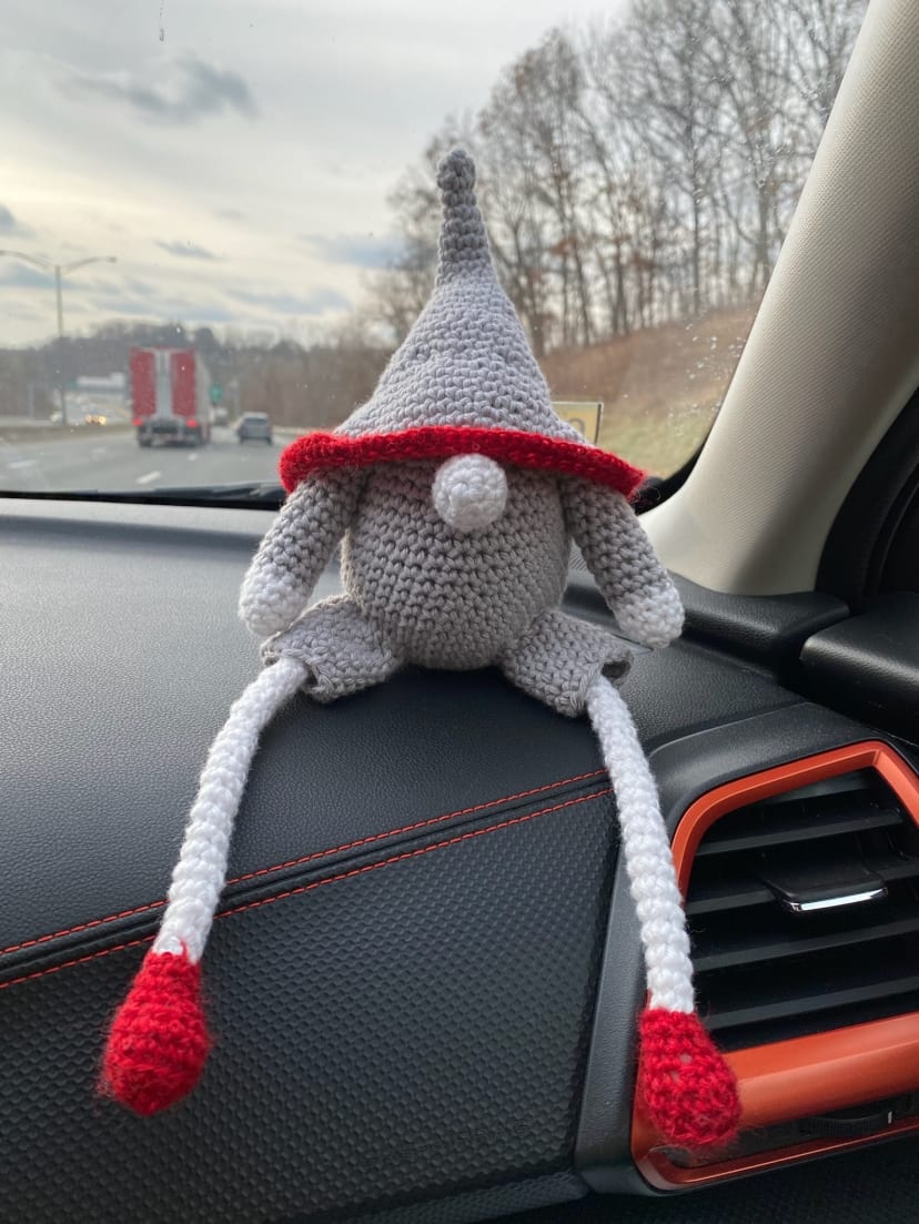 Red Trim Shelf Gnome