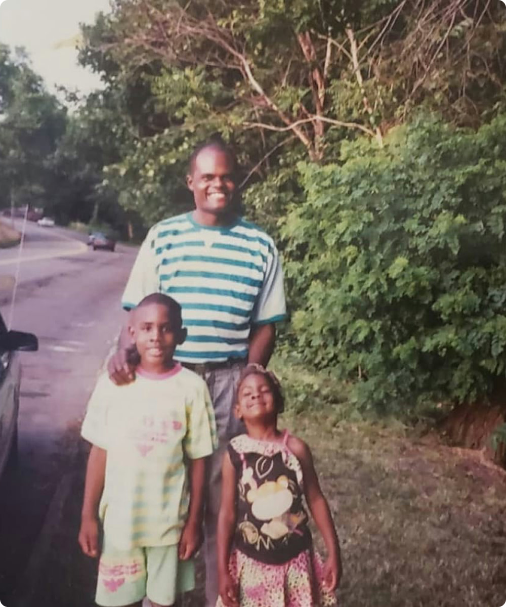 Young Ed Latimore with father and sister