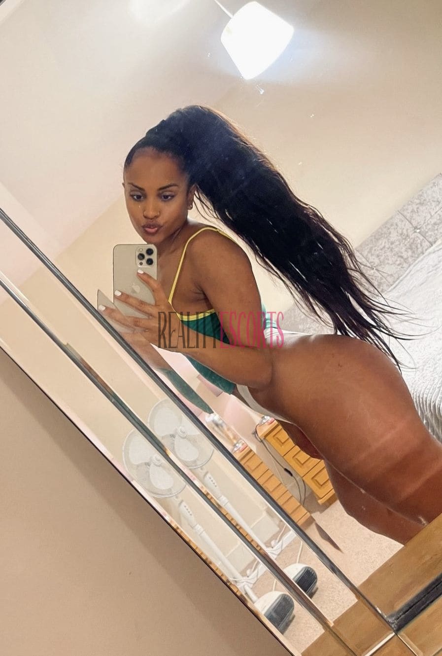 Sabrina Maia, escort in Argyle Street G2, photo 1