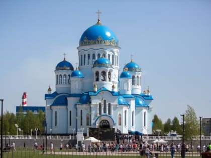 Патриарх Кирилл освятил в Сургуте новый храм