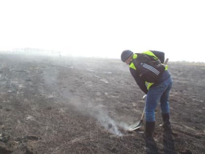 Тюменские волонтеры и спасатели оперативно потушили пожар в районе Тобольского тракта