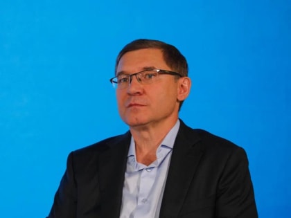 Владимир Якушев поздравил жителей УФО с Пушкинским днем России и Днем русского языка