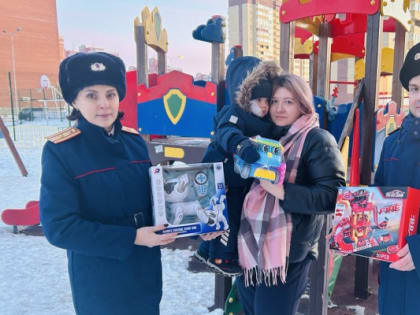 Следователи СК навестили ребенка, которого в лифте тюменской многоэтажки покусала собака