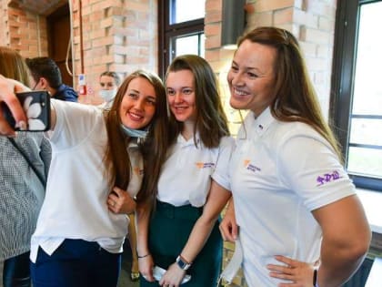 Владимир Якушев поблагодарил НКО за активность в реализации социально-значимых инициатив