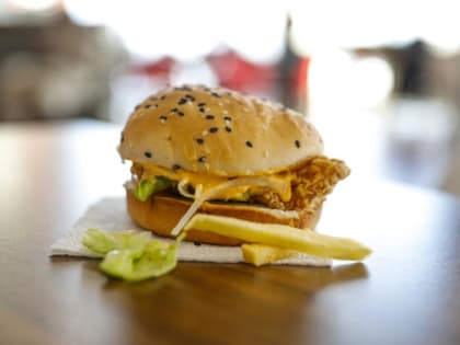 Частое употребление фастфуда повышает риск развития рака