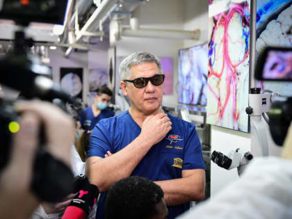 Тюменский нейрохирург Альберт Суфианов провел операцию пациенту в Челябинске