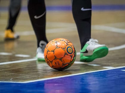 В ишимском Новогоднем турнире по мини-футболу выявились полуфиналисты