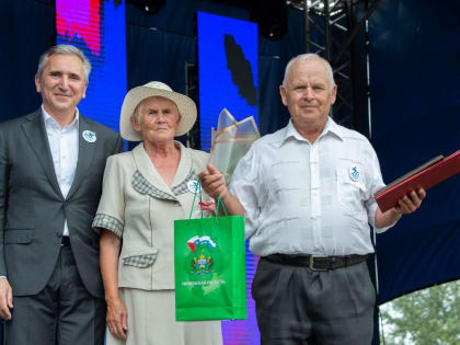 Александр Моор поздравил жителей Сладковского района со столетним юбилеем муниципалитета