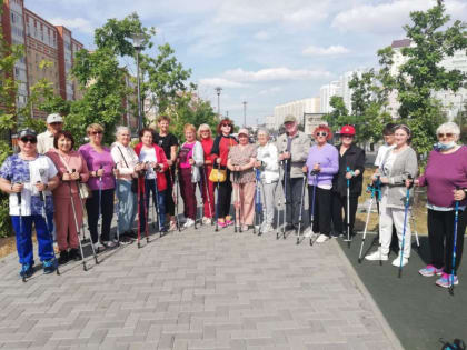 Для тюменских пенсионеров проводят лечебные тренировки