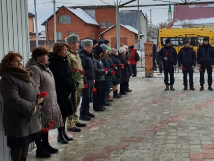 ПОМНИТЬ О ГЕРОЯХ