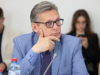 Закон о блогерах обсудили в Общественной палате РФ