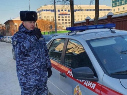 Росгвардейцы задержали тюменцев, ограбивших два магазина