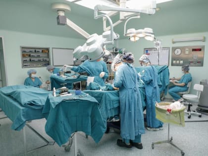 Тюменский хирург на расстоянии курировал сложную операцию по спасению пациента