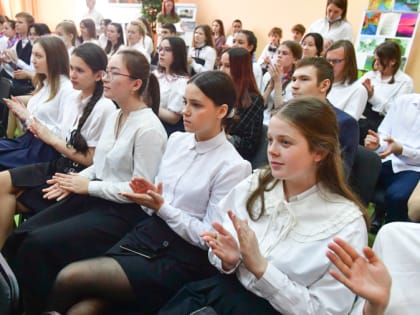 Переехавшие в Тюменскую область по программе "Земский учитель" получают компенсации в миллион рублей