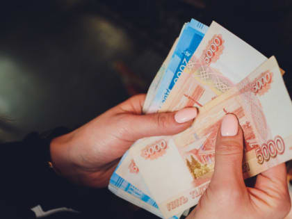Средняя зарплата в Тюменской области выросла почти до 70 тысяч рублей