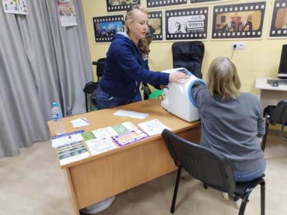 Жители Московского тракта проверили свое здоровье в досуговом центре