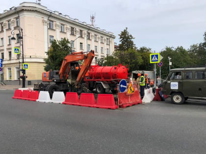 Старую деревянную трубу обнаружили на улице Водопроводной