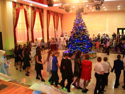 Ёлка главы – отличный подарок