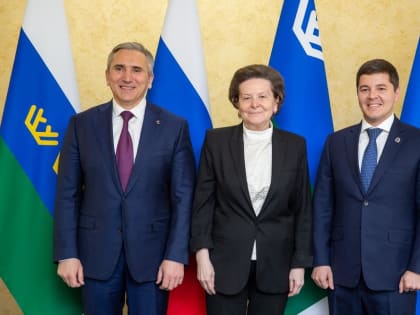 Александр Моор встретился с жителями Югры и Ямала