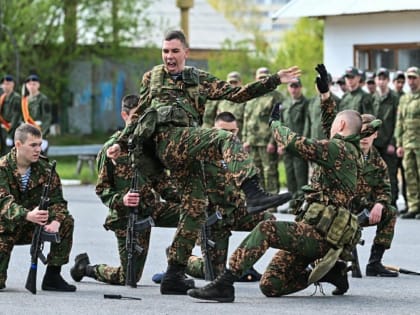 Практические занятия по военным дисциплинам проводят в центре "Аванпост"
