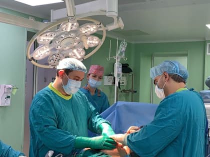 Тюменские хирурги провели уникальную операцию по  удалению опухоли весом более 9 кг