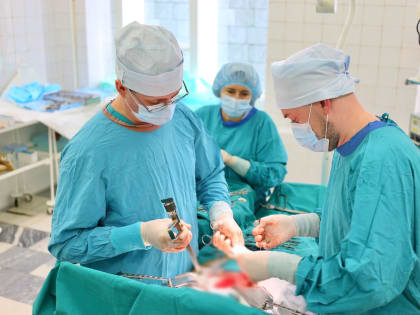 Тобольские хирурги спасли пациентку от длительной боли в желудке