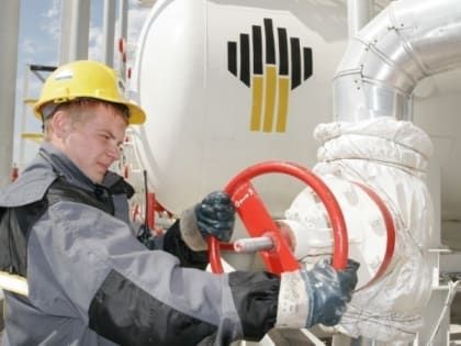 Владимир Якушев поздравил работников и ветеранов нефтяной и газовой отрасли с профессиональным праздником