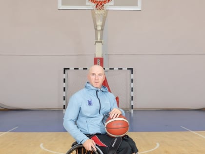 Команда "Шанс" выступает на Всероссийском турнире по баскетболу на колясках в Санкт-Петербурге