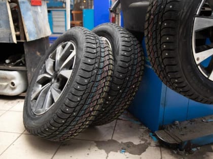 В преддверии заморозков тюменским водителям рекомендуют поменять летнюю резину