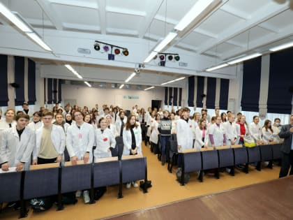 «Вскрыть, отрезать, покрасить и сжечь». В Тюмени стартовала зимняя Медико-фармацевтическая школа для одаренных школьников УФО.