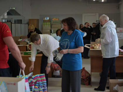 Тюменские активистки «Союза женщин России» подготовили продуктовые наборы для семей мобилизованных Тобольска