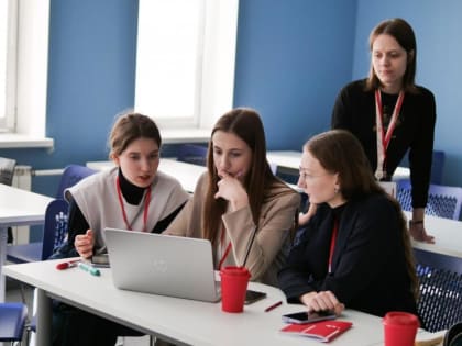 В российских вузах реализуют пилотную программу развития научного наставничества