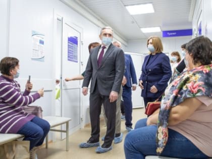 Александр Моор в областной больнице в Нижней Тавде прошел маршрутом пациента "от талона до кабинета"