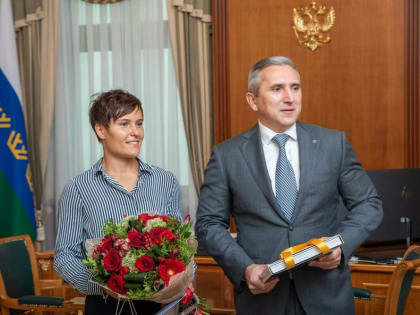 Александр Моор поздравил дзюдоистку Наталью Кузютину со спортивной победой