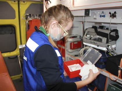 Что делать, если незнакомец стучится в дверь и просит помочь