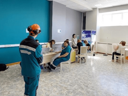 Онкологи Медицинского города проверяют здоровье тюменцев на рабочем месте