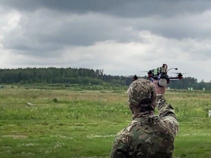 Выпускники курсов операторов БПЛА получили сертификаты из рук Владимира Якушева