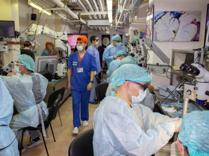 В Тюмени проходит практический 3D-курс международного уровня «Хирургия основания черепа»