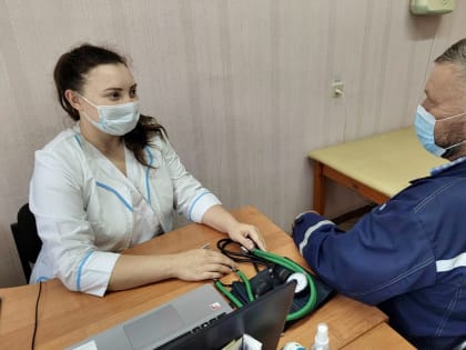 Врачи двух областных больниц спасли жизнь жителю Уватского района