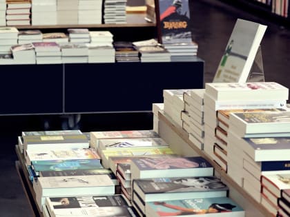 Тюменцы чаще всего покупают в книжных магазинах классику и фантастику