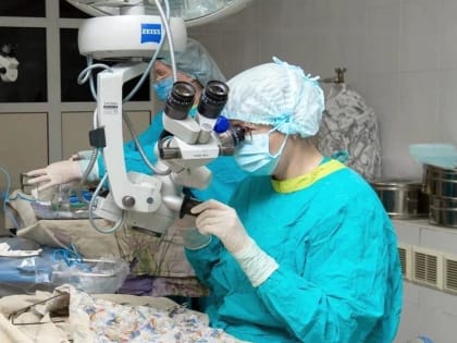 Офтальмологи ОКБ № 2 спасли пациента от полной потери зрения