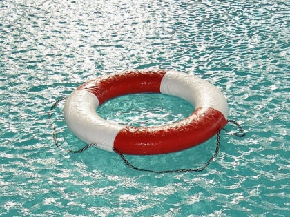 Правила нахождения на воде и оказания первой помощи утопающим