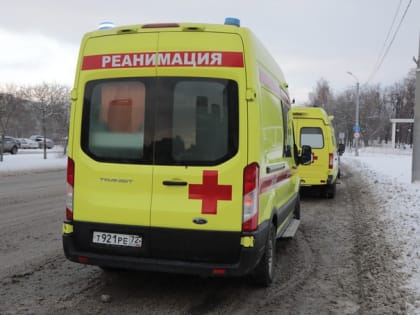 В Тюмени прохожие обнаружили на снегу труп мужчины